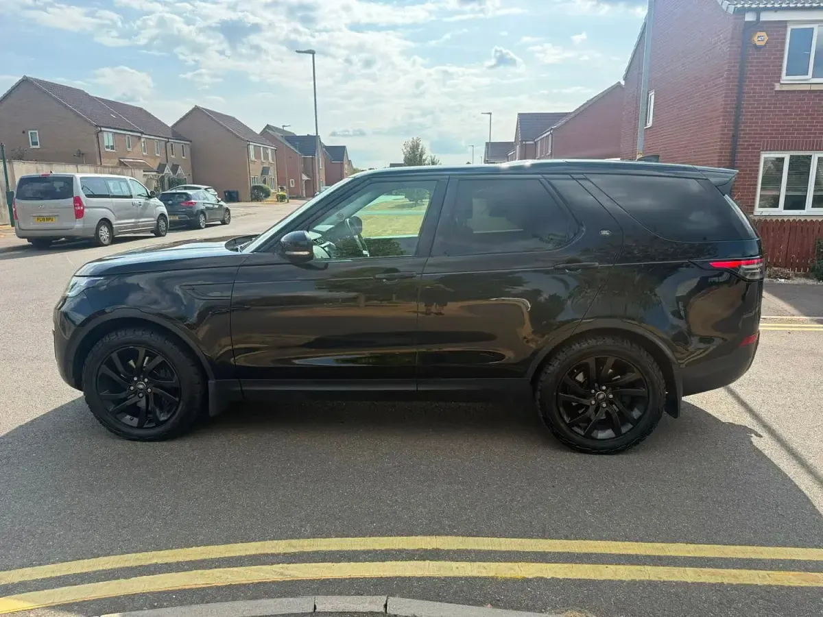Used Land Rover Discovery SE 2019 Black SUV
