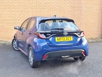 Used Toyota Yaris Hybrid 116 HP (85 kW) 2023 Blue Hatchback