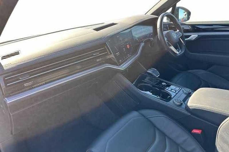 Used VW Touareg 286 HP (210 kW) 2024 SUV