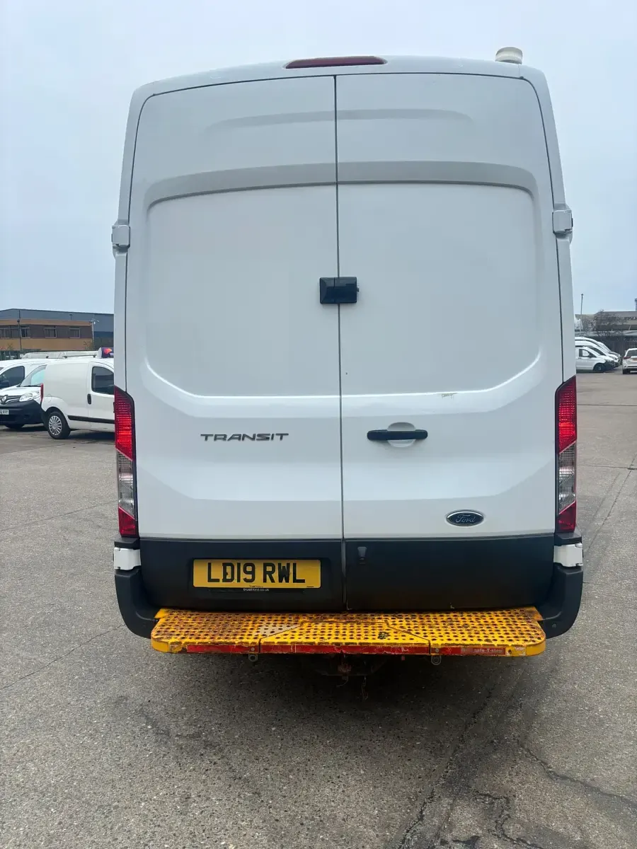 Used Ford Transit 170 HP (125 kW) 2019 White Van
