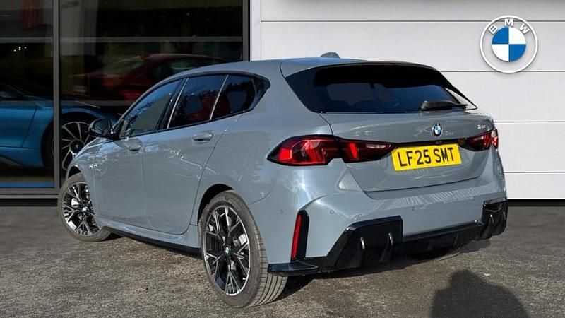 Usado BMW 123 M Sport 215 CV (158 kW) 2025 Gris Utilitario
