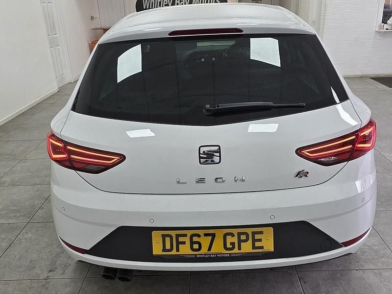 Used Seat Leon FR 125 HP (91 kW) 2018 White Hatchback