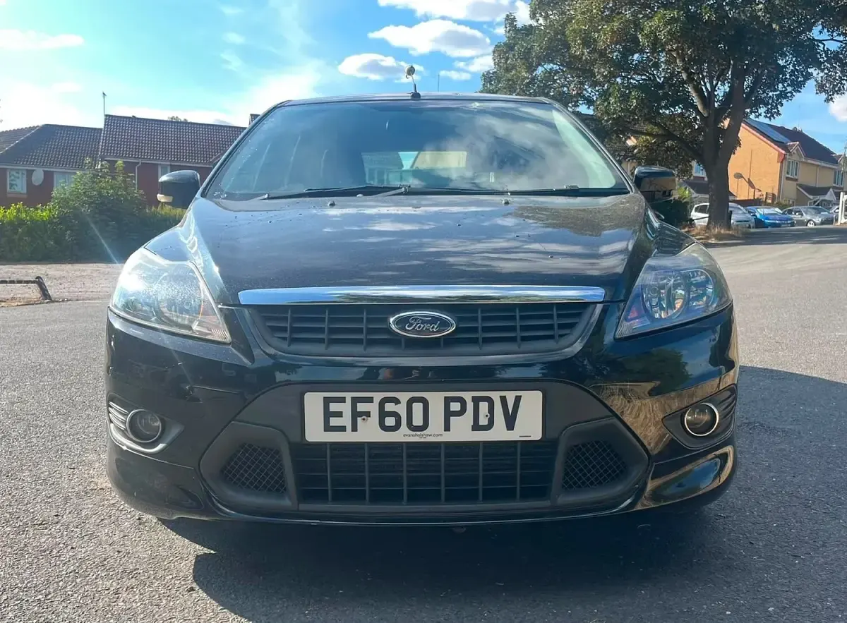 Used Ford Focus Zetec 110 HP (80 kW) 2011 Black Hatchback