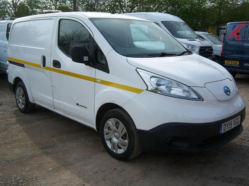 Used Nissan e-NV200 Acenta 80 kW (109 HP) 2019 White MPV