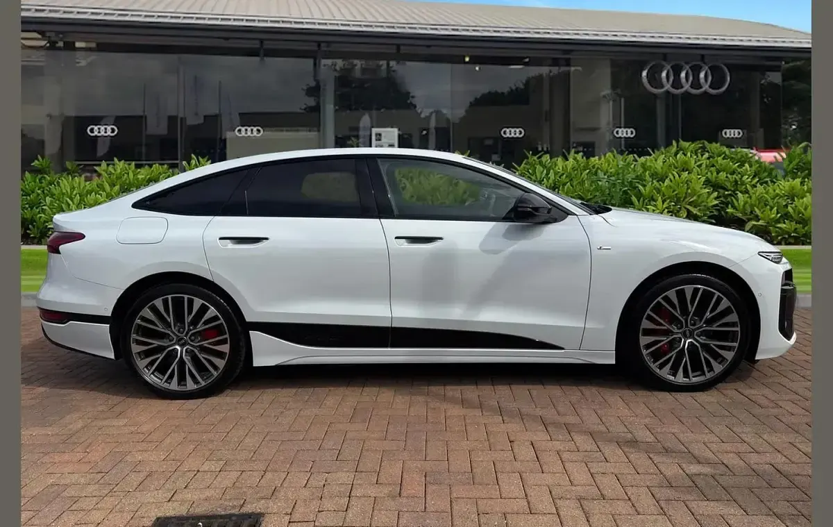 New Audi A6 e-tron Performance 280 kW (381 HP) 2025 White Hatchback