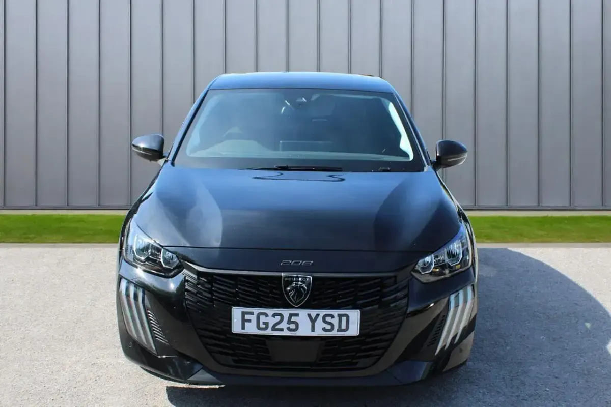 Used Peugeot 208 Allure 99 HP (72 kW) 2025 Black Hatchback