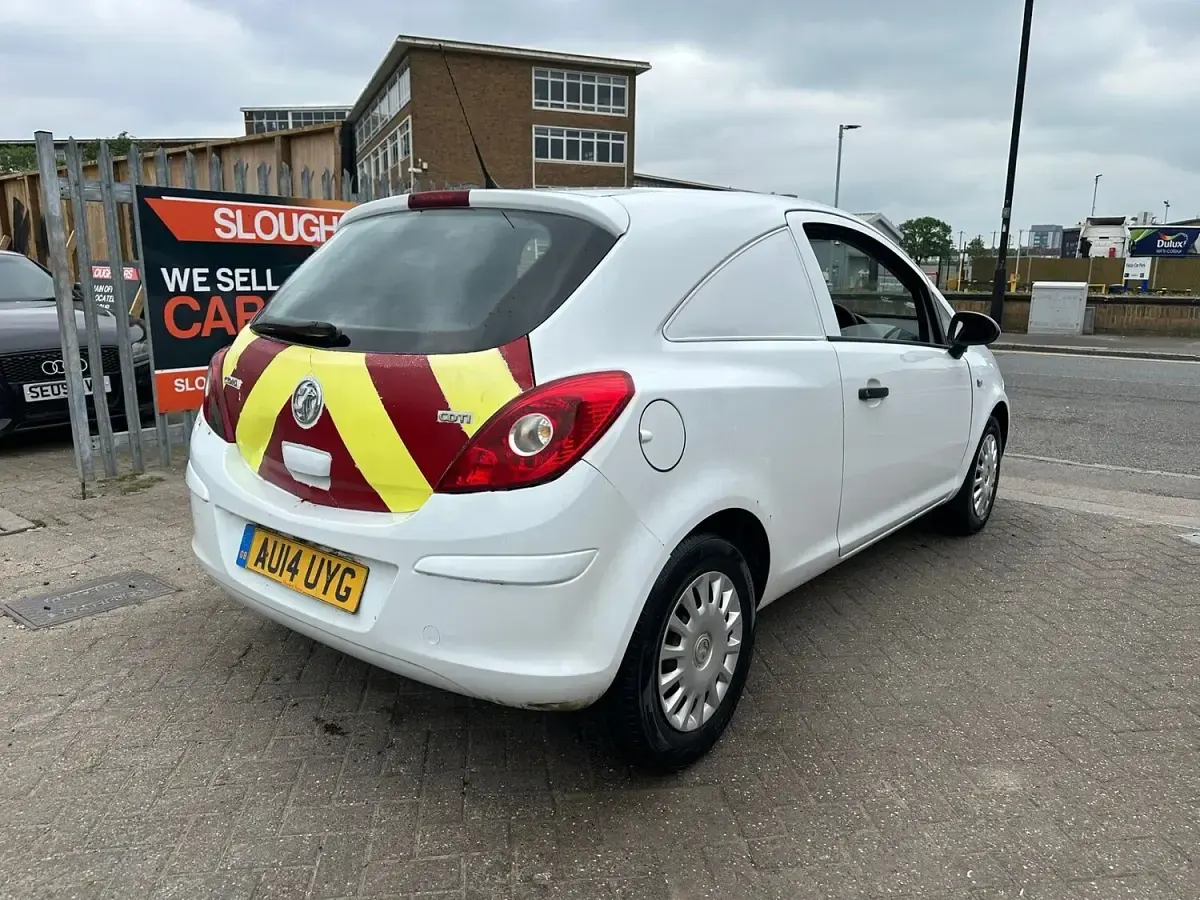 Used Vauxhall Corsa 2014 White Hatchback