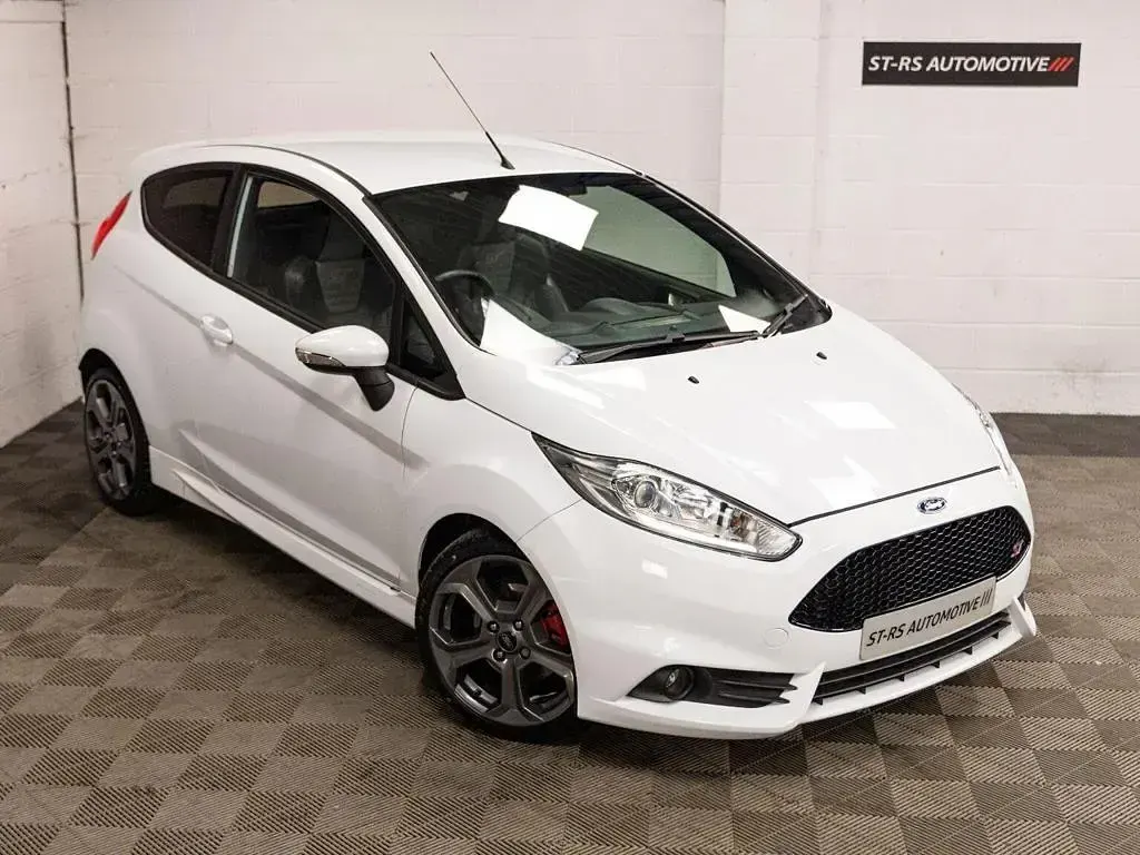 Used Ford Fiesta ST 182 HP (133 kW) 2017 White Hatchback