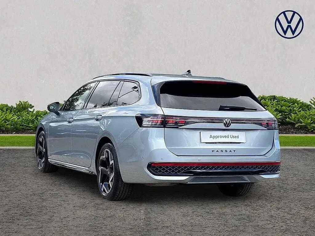 Used VW Passat 150 HP (110 kW) 2026 Estate