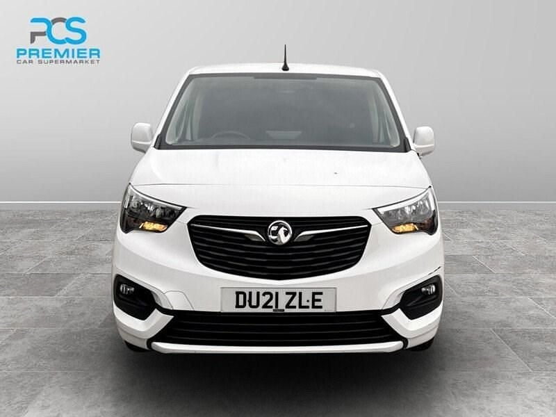 Used Vauxhall Combo Sportive 100 HP (73 kW) 2021 White MPV