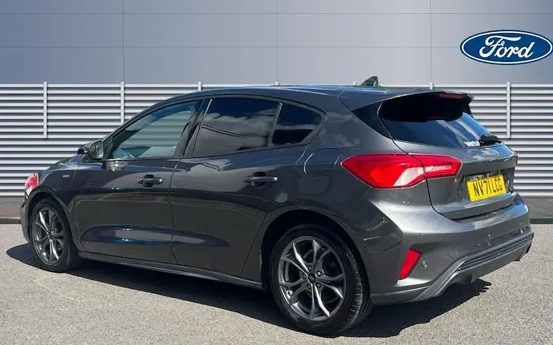 Used Ford Focus ST-Line 125 HP (91 kW) 2021 Grey Hatchback