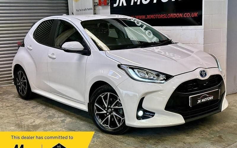 Used Toyota Yaris Hybrid Design 116 HP (85 kW) 2025 Hatchback