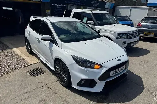 Used Ford Focus RS 350 HP (257 kW) 2017 White Hatchback