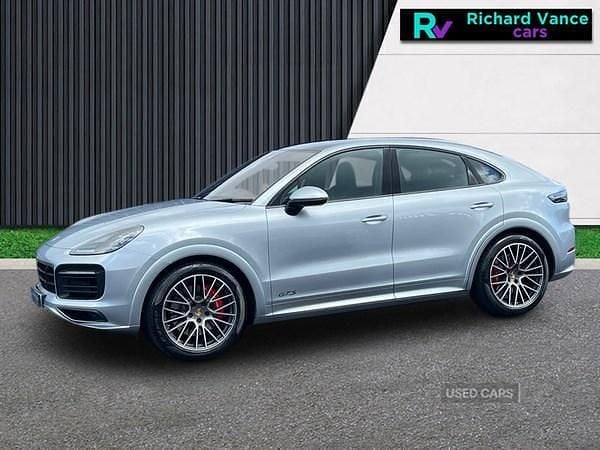 Usado Porsche Cayenne GTS 2022 Prateado SUV
