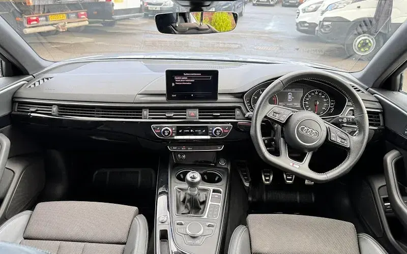 Usado Audi A4 S-Line 150 CV (110 kW) 2016 Plateado Familiar