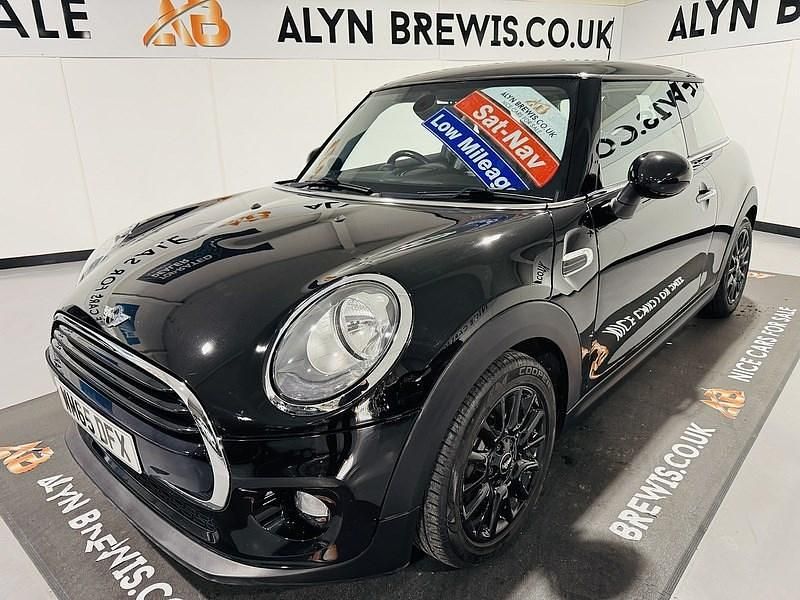 Black Used 2015 Mini Cooper Hatch Hatchback | £7,799 (Good price) - Image 1/4