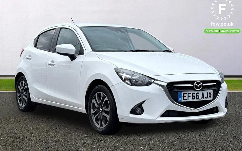 Usado Mazda 2 Inclusive 90 HP (66 kW) 2016 Branco Citadino