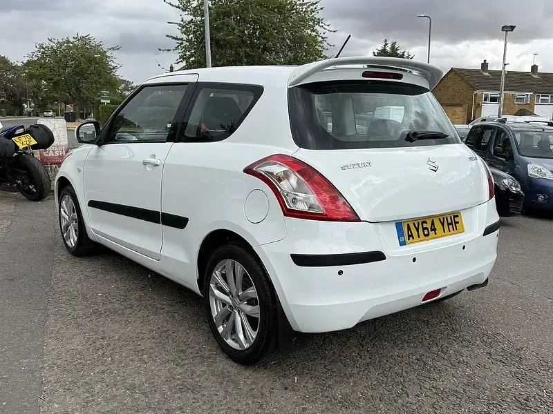 Used Suzuki Swift SZ3 94 HP (69 kW) 2014 White Hatchback