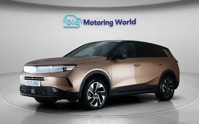 Used Vauxhall Grandland X GSe 136 HP (100 kW) 2025 Brown SUV