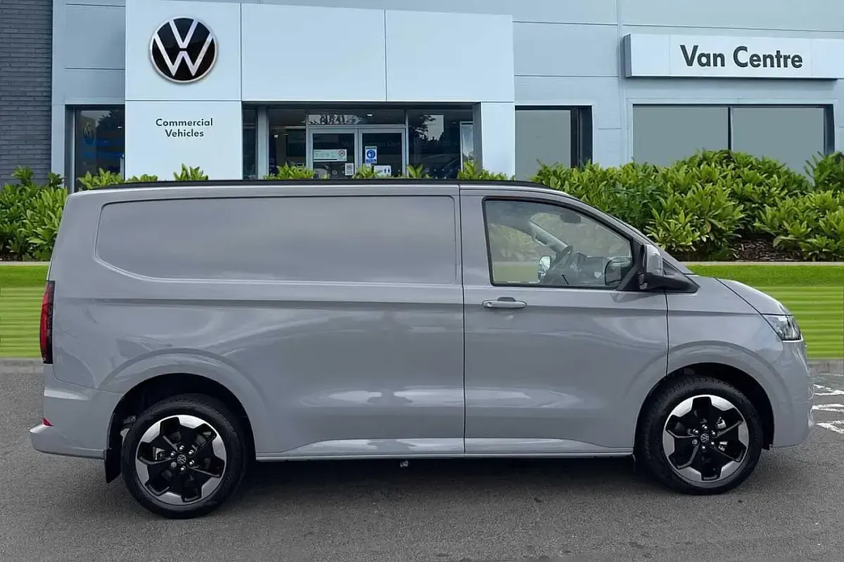 Begagnad VW Transporter Pro 150 HK (110 kW) 2025 Grå Van
