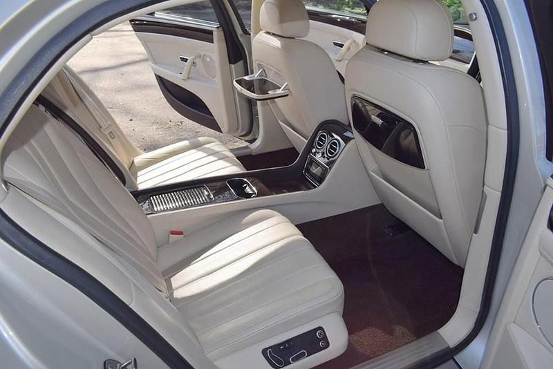 Used Bentley Flying Spur 500 HP (367 kW) 2014 Cream Sedan