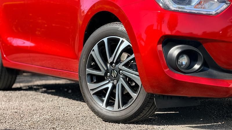 Used Suzuki Swift SZ5 83 HP (61 kW) 2023 Red Hatchback