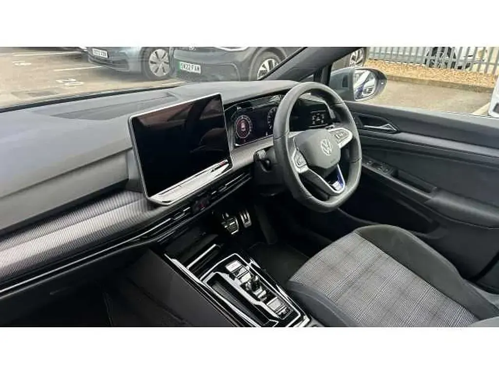 Used VW Golf VIII 272 HP (200 kW) 2025