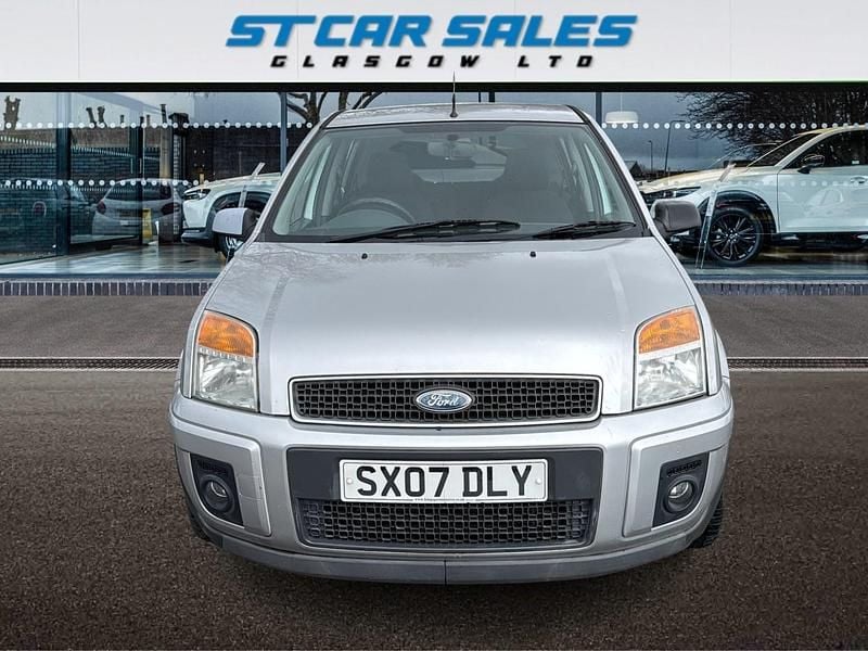 Used Ford Fusion Zetec 99 HP (72 kW) 2007 Silver Hatchback