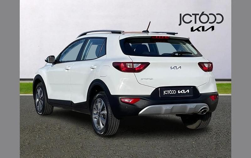 Used Kia Stonic 99 HP (72 kW) 2023 White SUV
