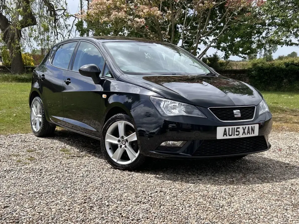 Usado Seat Ibiza 85 HP (62 kW) 2015 Preto Citadino