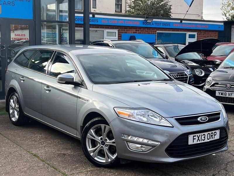 Silver Used 2013 Ford Mondeo Business Edition Hatchback | £4,780 (Fair price) - Image 1/3