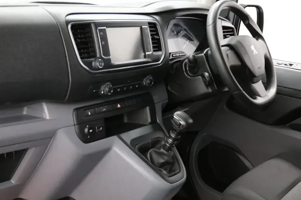 Gebraucht Peugeot Expert Premium 100 PS (73 kW) 2022 Weiß Van