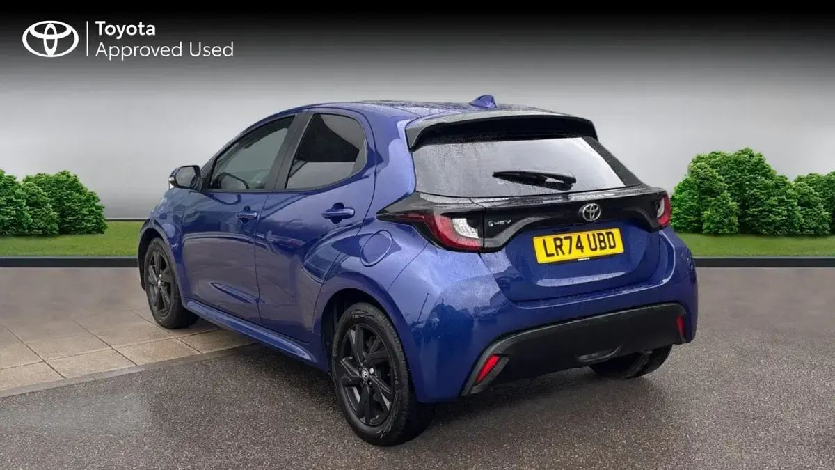 Used Toyota Yaris 116 HP (85 kW) 2024 Juniper blue Hatchback