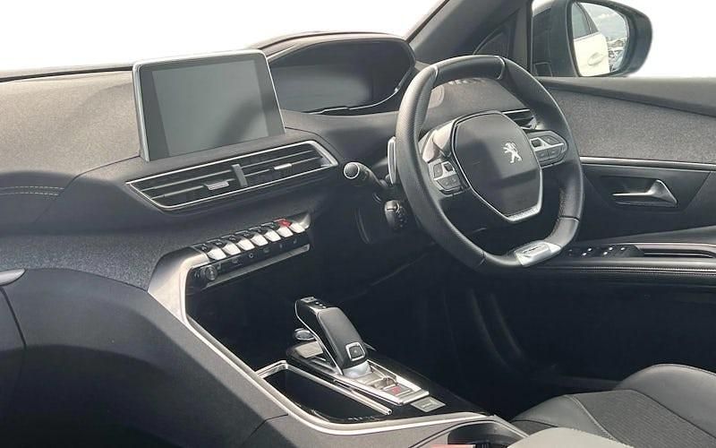 Used Peugeot 5008 Premium 131 HP (96 kW) 2020 White SUV