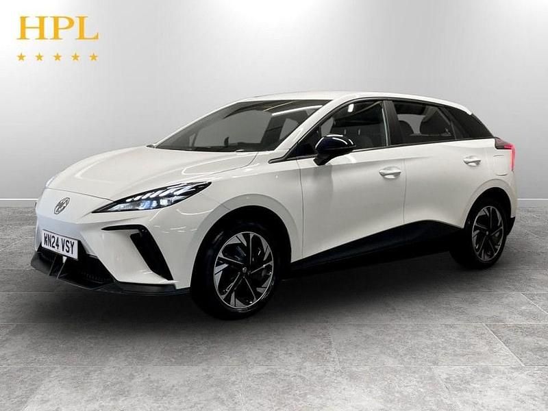 Used MG MG4 EV SE 2024 White Hatchback