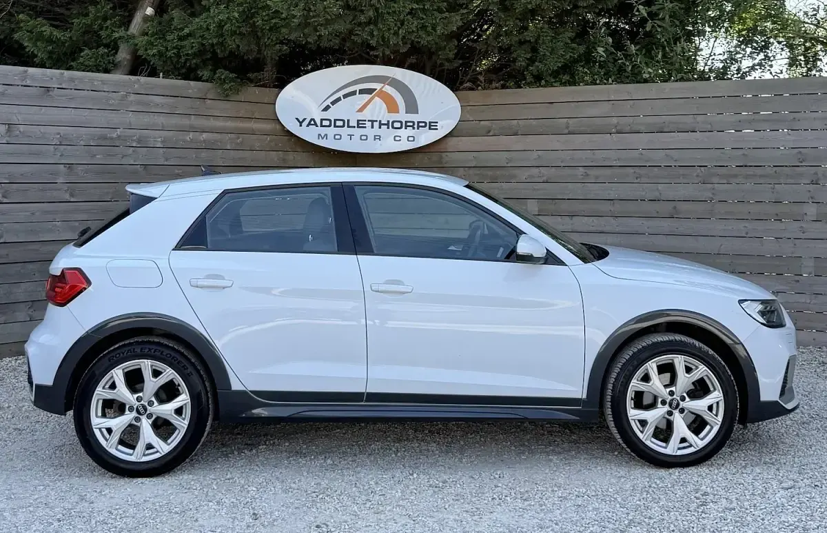 Used Audi A1 Design 116 HP (85 kW) 2020 White SUV
