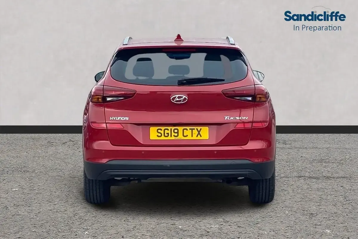 Used Hyundai Tucson SE 132 HP (97 kW) 2020 Red SUV