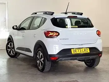 Używany Dacia Sandero Journey 91 KM (66 kW) 2023 Biały Hatchback