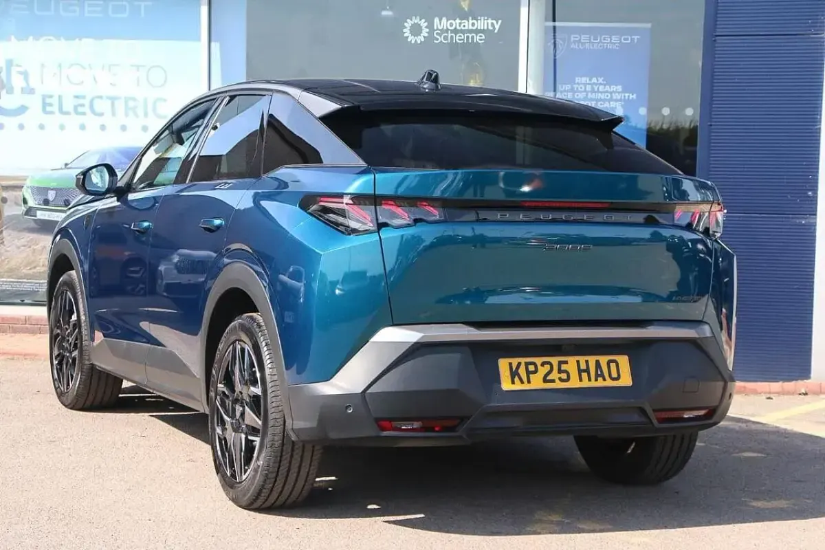 Used Peugeot 3008 GT 134 HP (98 kW) 2025 Blue SUV