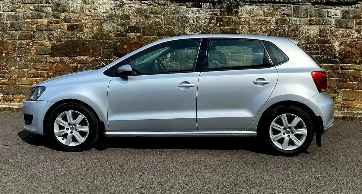 Used VW Polo SE 90 HP (66 kW) 2010 Silver Hatchback