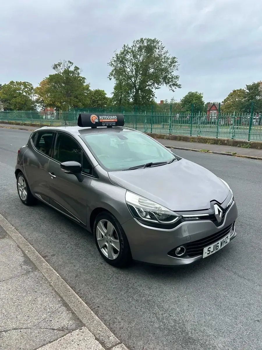 Used Renault Clio Dynamique 75 HP (55 kW) 2016 Grey Hatchback
