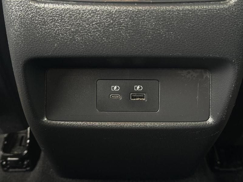 White Used 2022 Nissan Qashqai N-Connecta SUV | £17,495 (Fair price) - Image 1/4