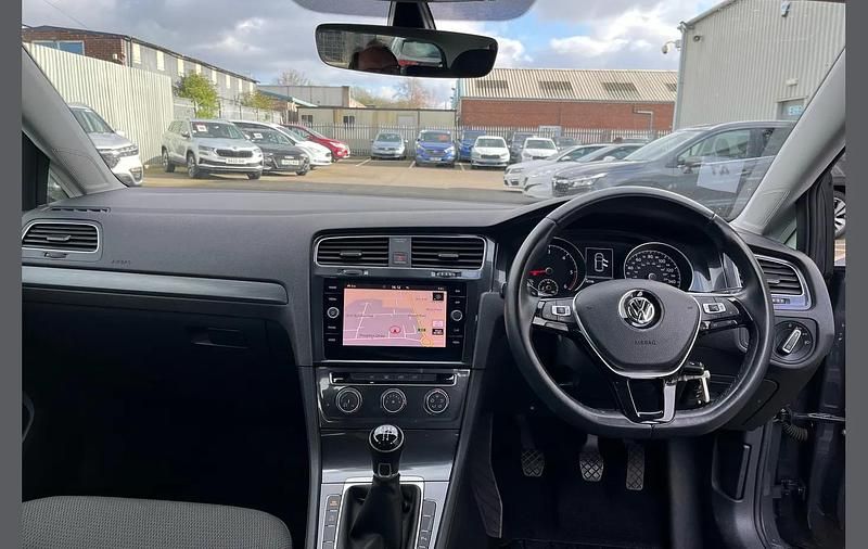 Used VW Golf VII SE 115 HP (84 kW) 2018 Grey Hatchback