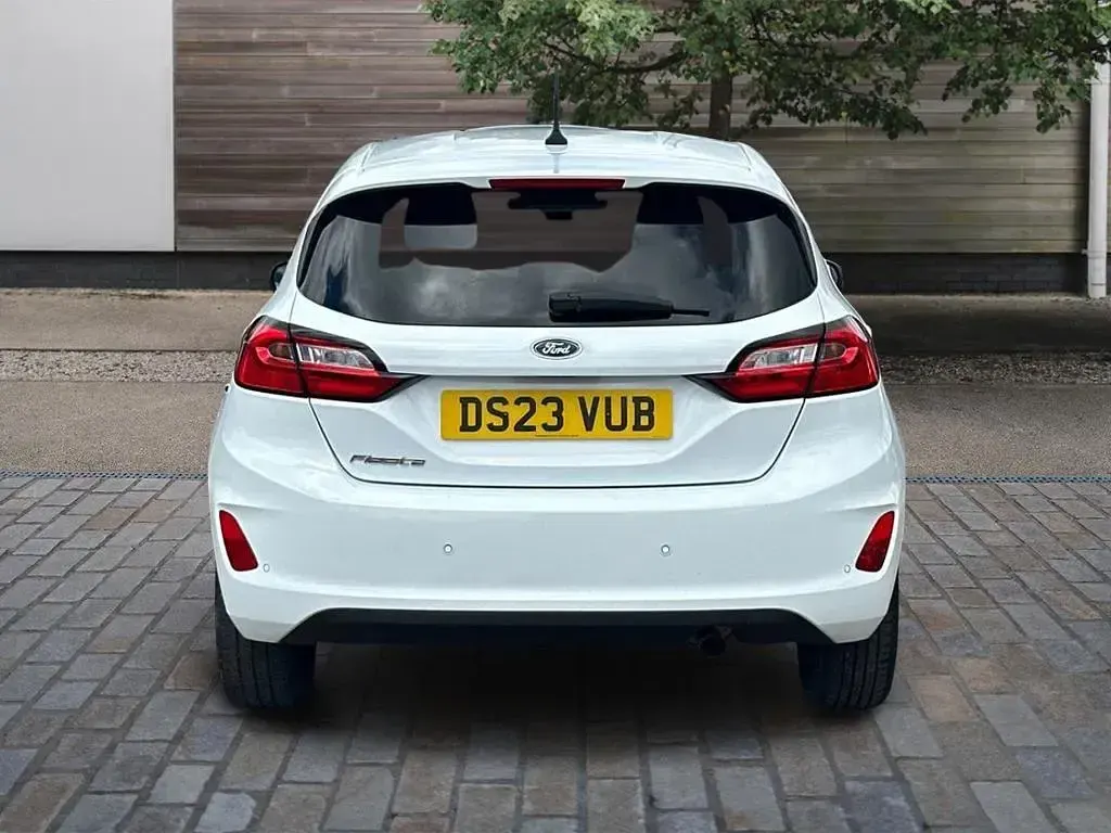 Used Ford Fiesta Titanium 100 HP (73 kW) 2023 White Hatchback