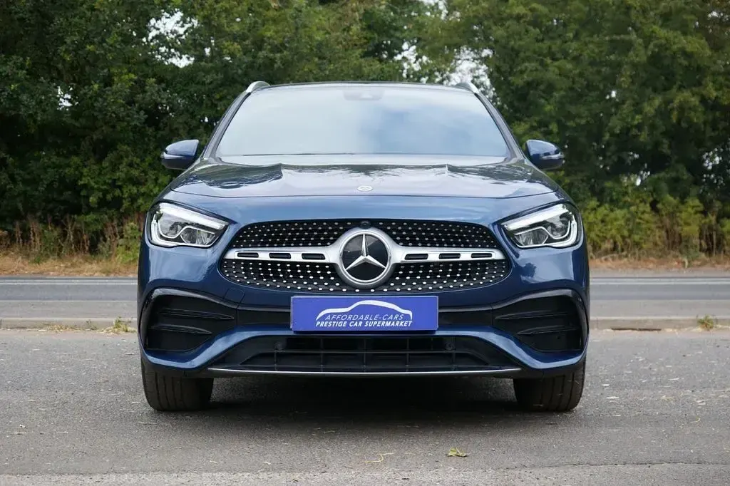 Used Mercedes GLA250 Exclusive 2021 Blue SUV