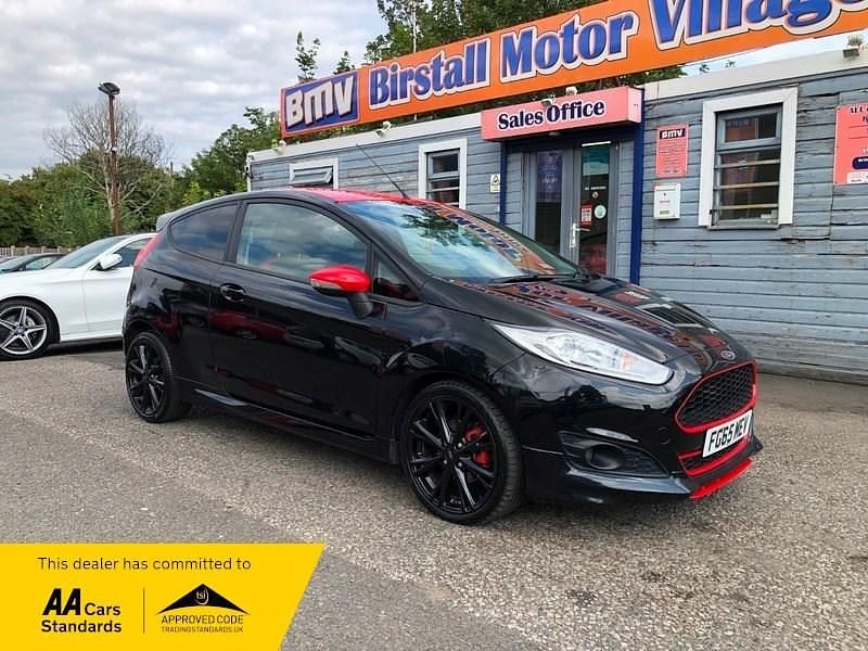 Black Used 2015 Ford Fiesta Zetec Hatchback | £4,995 (Fair price) - Image 1/4