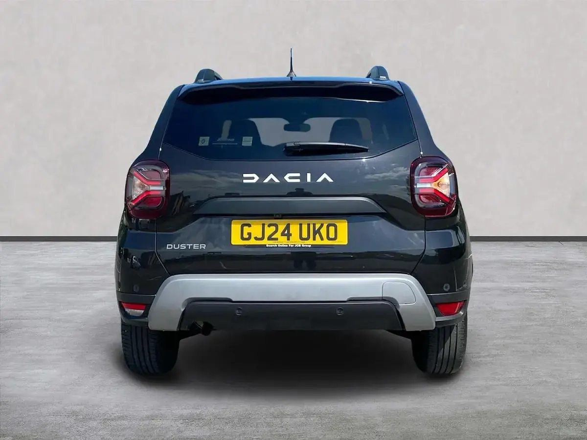 Käytetty Dacia Duster Journey 130 HP (95 kW) 2024 Musta Katumaasturi