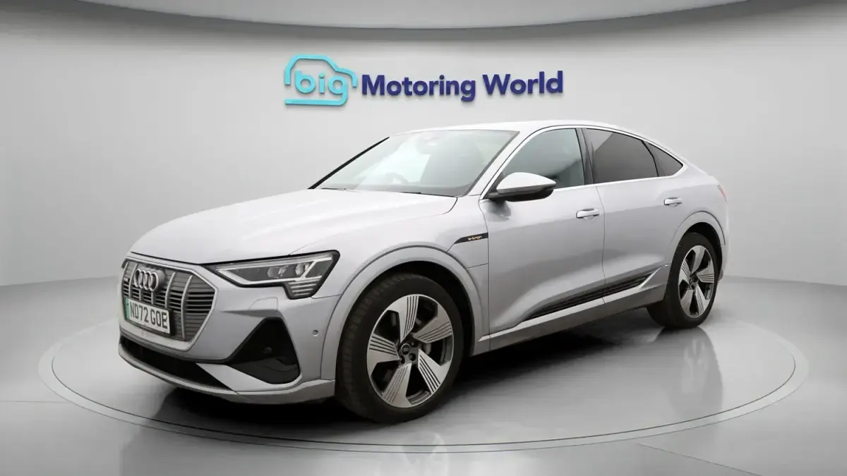 Usado Audi e-tron Sportback S-Line 230 kW (313 HP) 2022 Prateado SUV