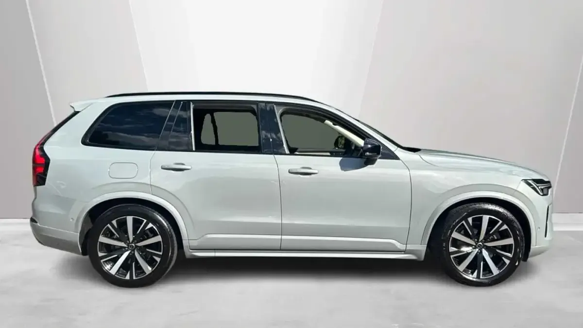 Used Volvo XC90 Plus 247 HP (181 kW) 2025 SUV