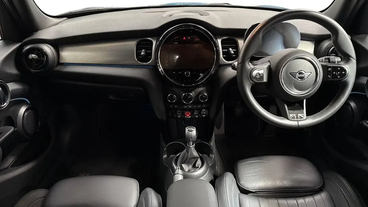Begagnad Mini Cooper S Exclusive 176 HK (129 kW) 2024 Blå Halvkombi